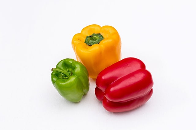 Red bell pepper with guacamole